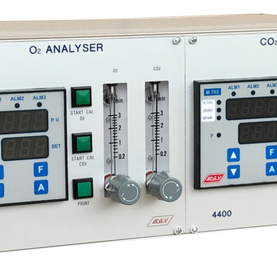 Bộ phân tích khí gas ADEV 4400P PARAMAGNETIC ANALYSER 