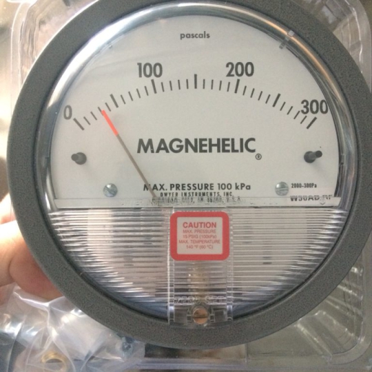 Đồng hồ đo áp suất chênh lệch  Dwyer Magnehelic   Dwyer  2000-300Pa 